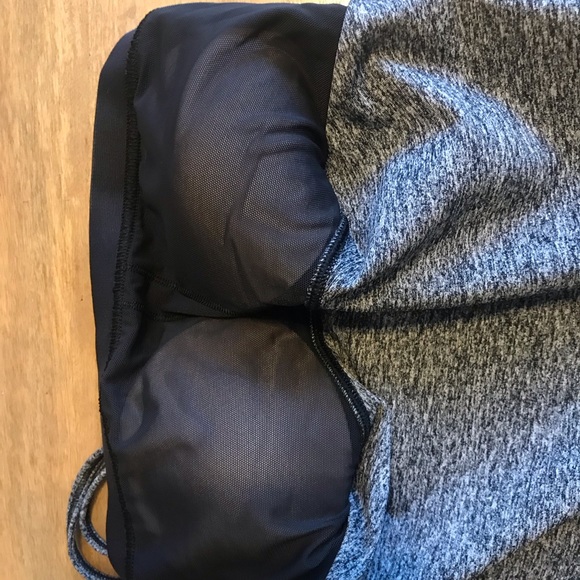 Lululemon padded bra tank top size 8 - Picture 3 of 4